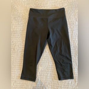 Zyia black cropped leggings - size 6-8